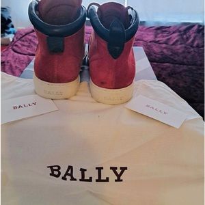 Used Men’s 8 1/2 Bally High Top Sneaker